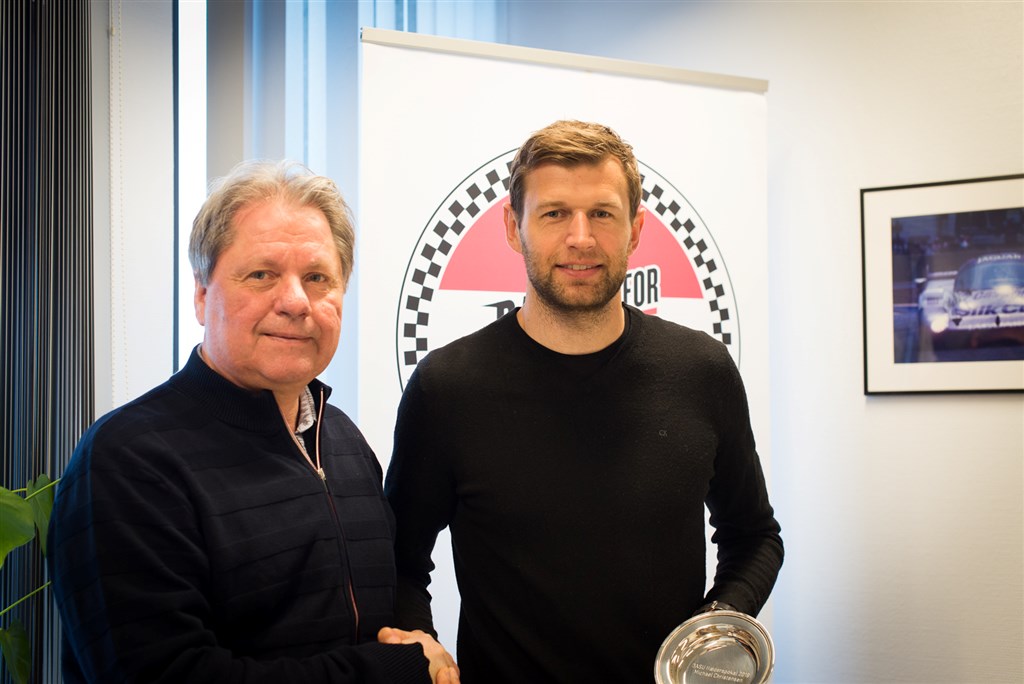 Michael Christensen blev tildelt DASUs hæderspokal
(Foto: DASU)